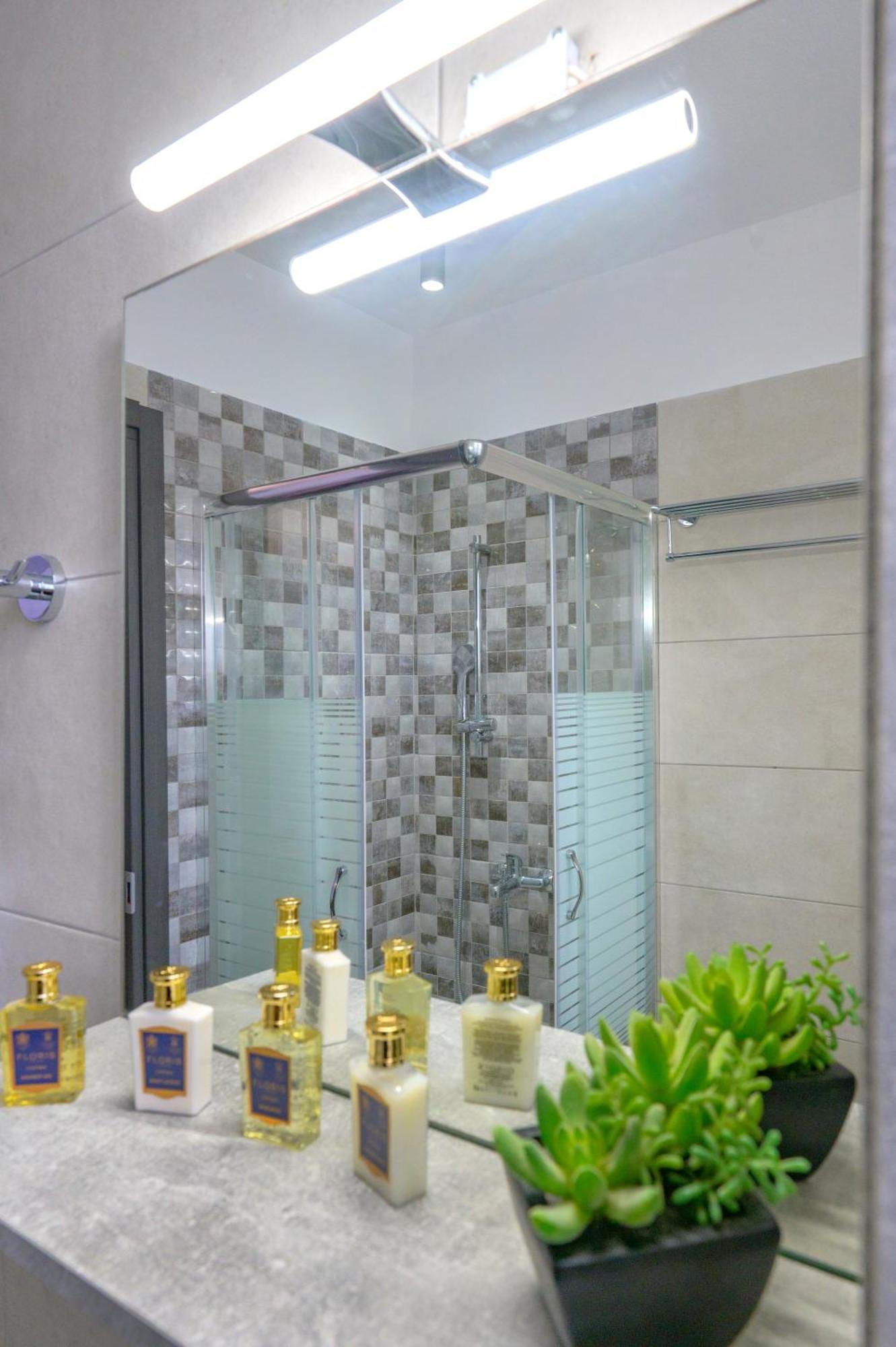 Michael'S Apartment'S Nea Roda Ngoại thất bức ảnh